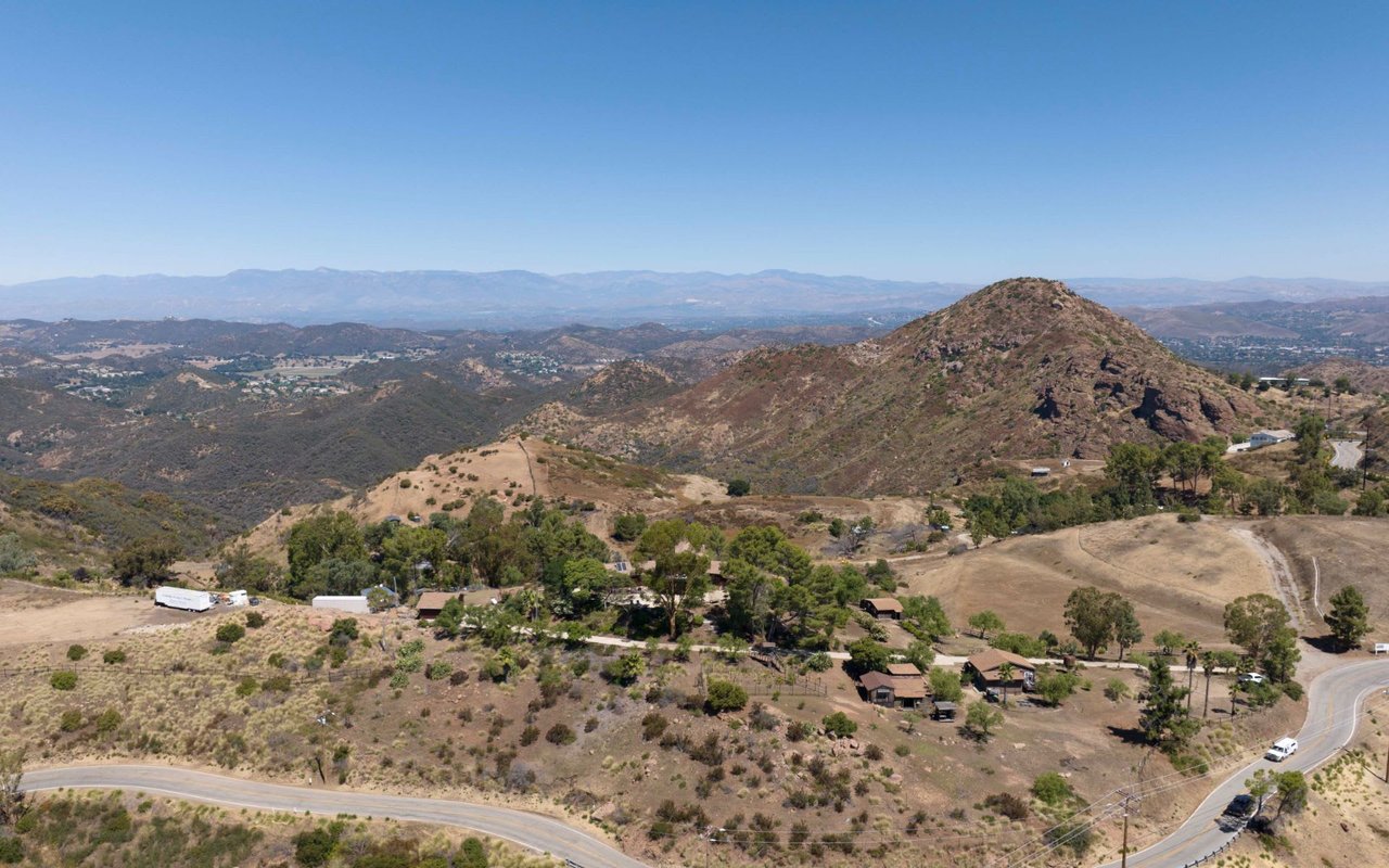 33007 Mulholland Hwy