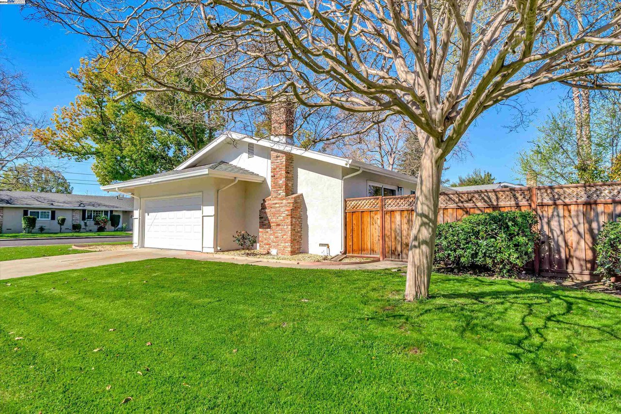 926 Amhurst Ct