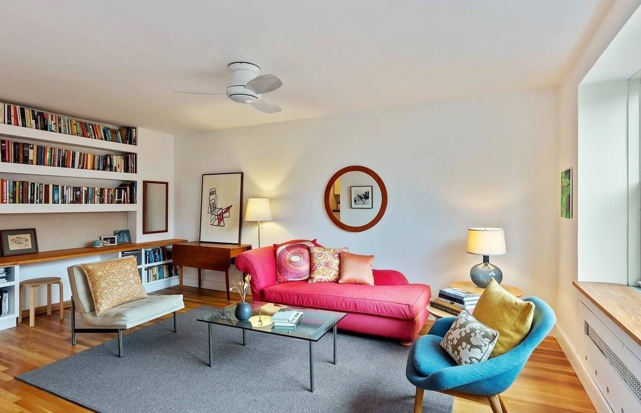 Modern Brooklyn Heights Co-op Studio With Built-in Shelves, Walk-in Closet, Foyer Asks $499K