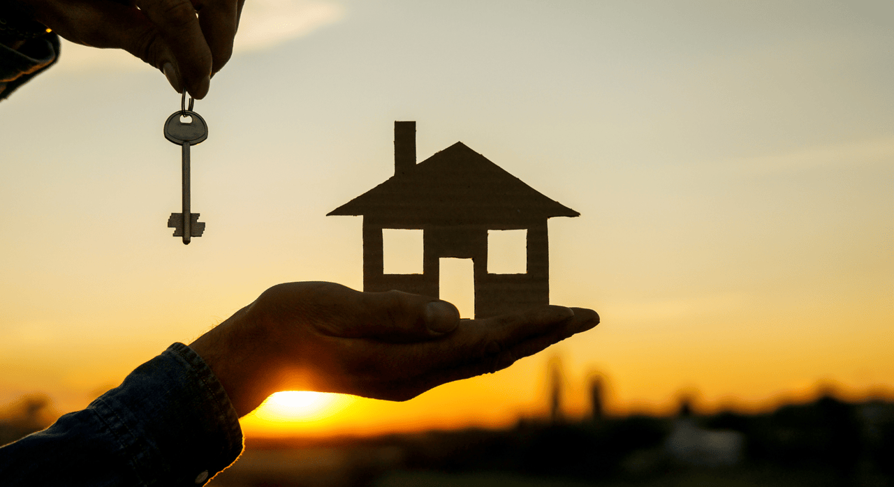 The Smart Investor's Guide to Buying Real Estate Before Selling: Maximizing Profits and Minimizing Risks