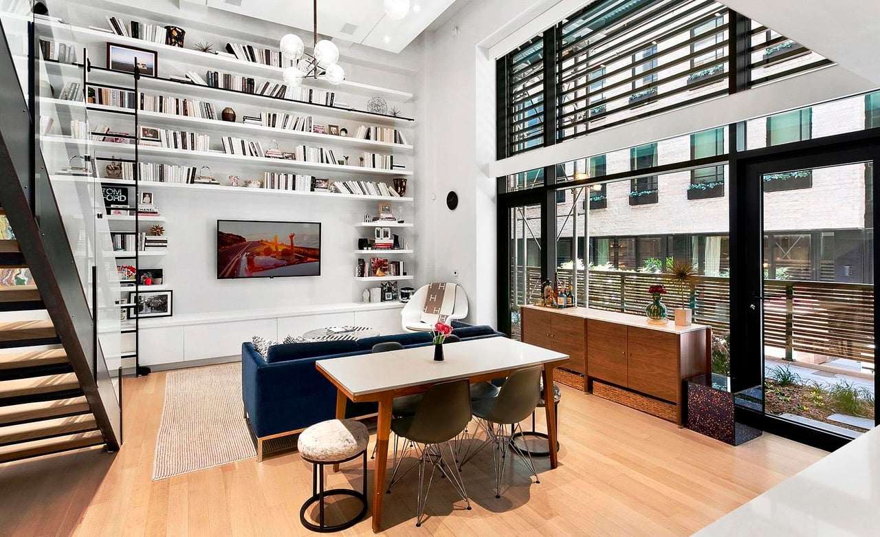 421 Hudson Street #M2