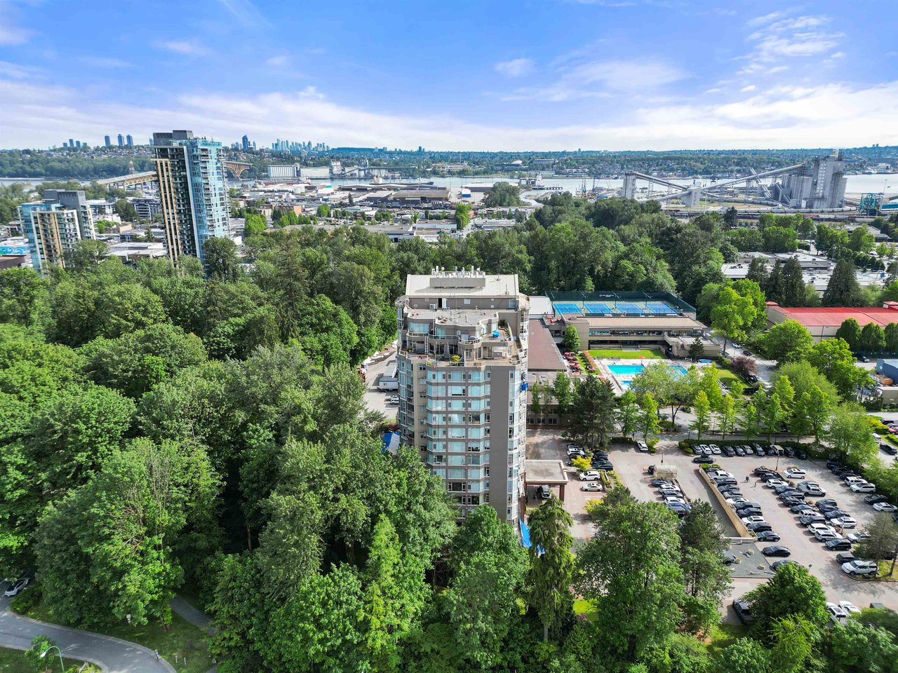 512-1327 E Keith Rd