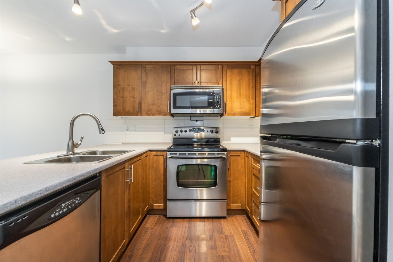 202-9422 Victor St