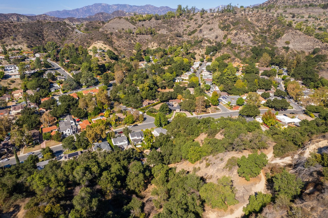 Cape Code Compound in Glenoaks Canyon