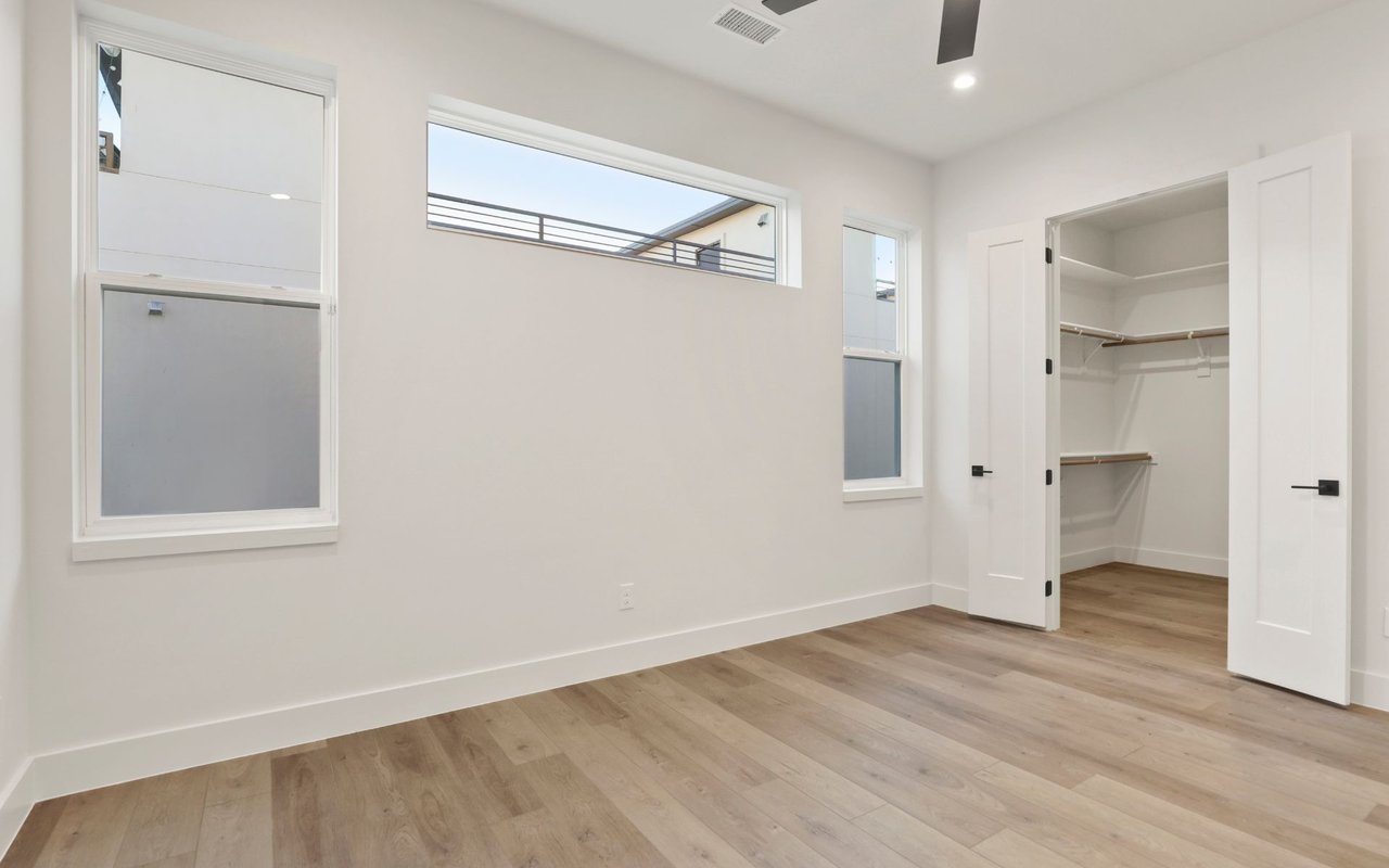 1855 Summit Ave, #102
