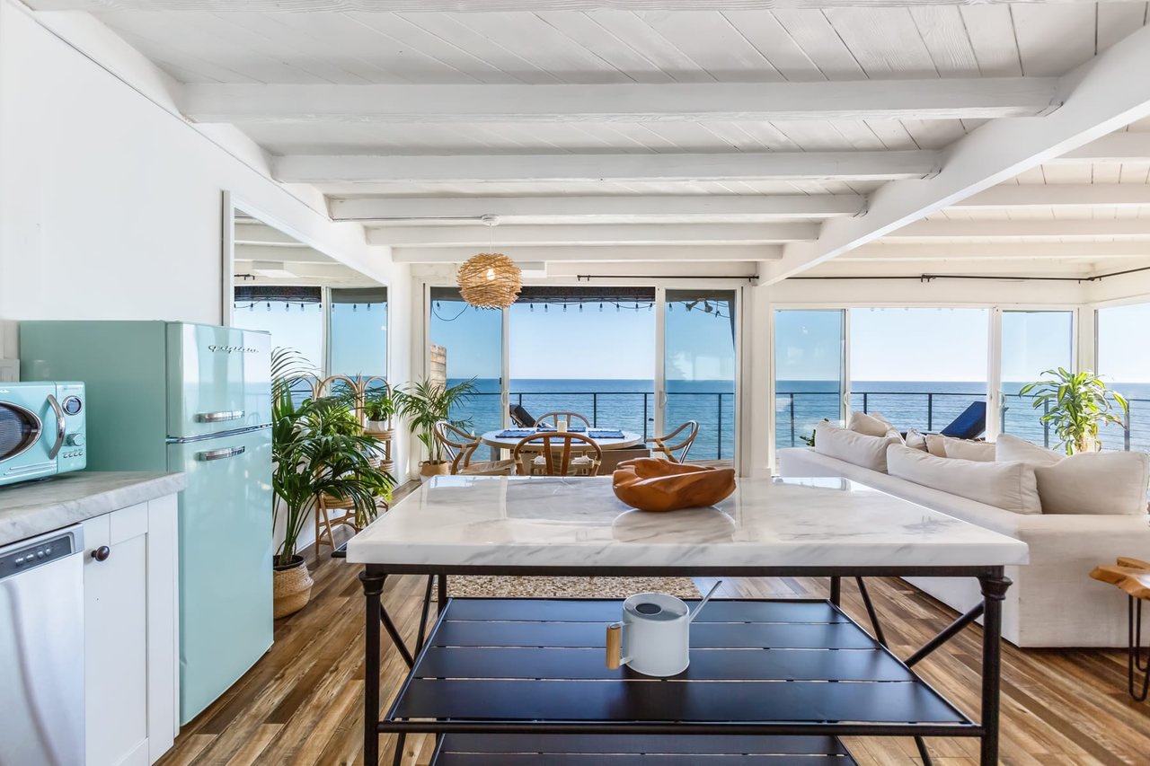 MALIBU BEACH HOUSE 50