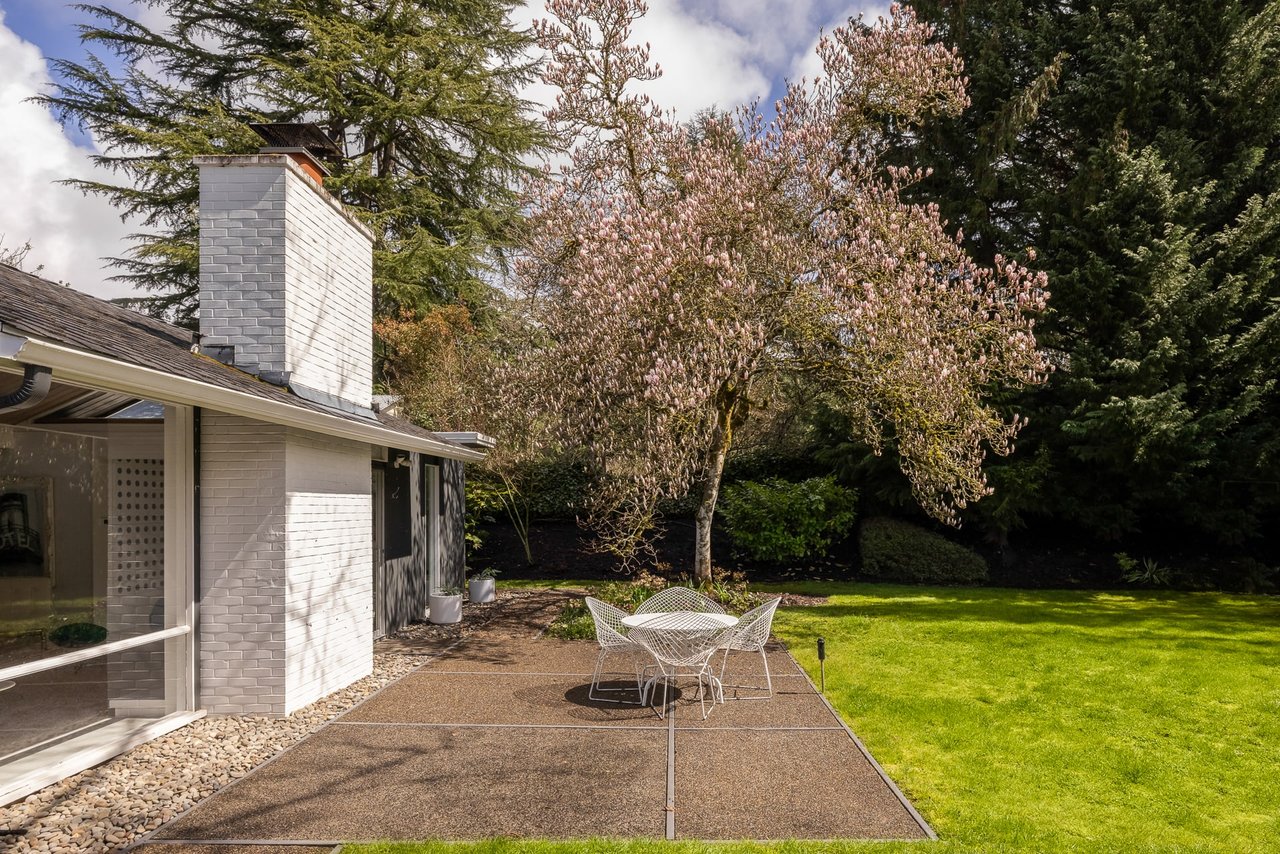 Rummer Dream House in Vista Brook