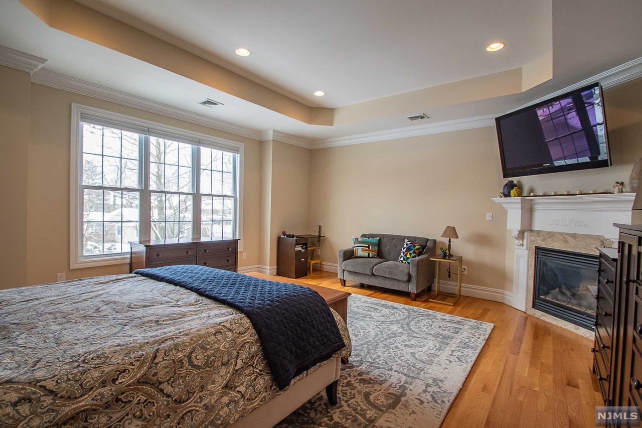 304 Lexington Dr