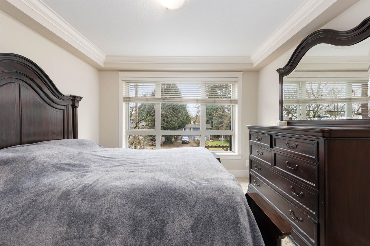 212-2175 Fraser Ave
