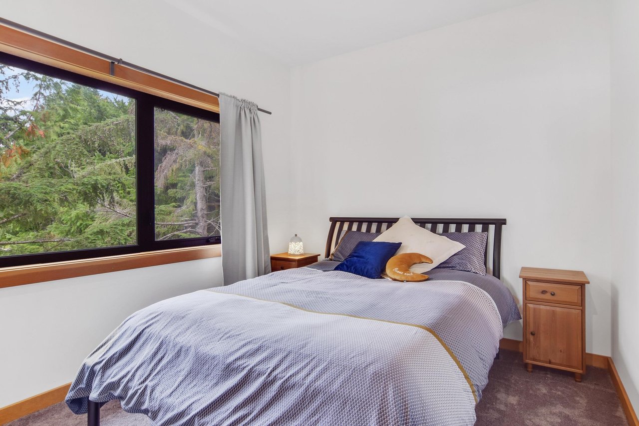 25 Sweetwater Pl
