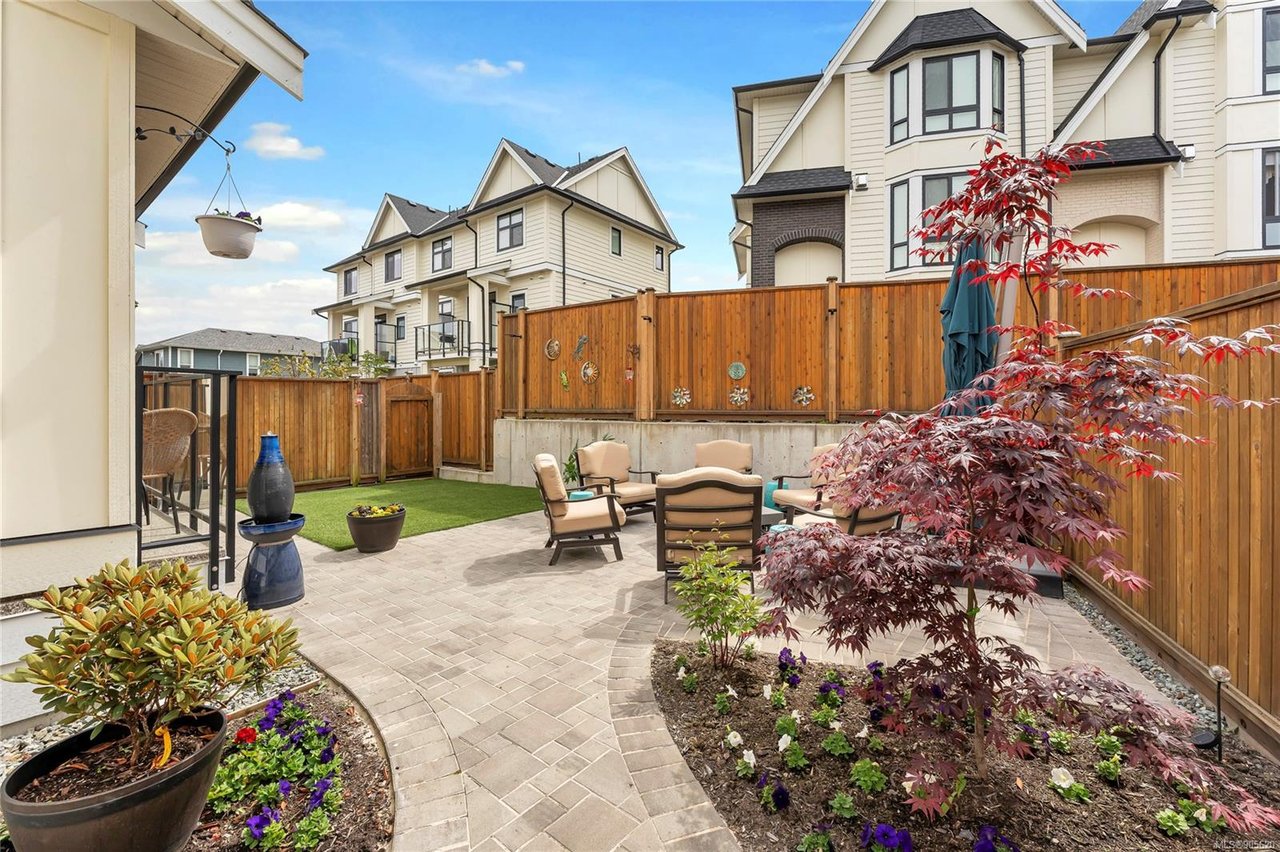2857 Turnstyle Cres