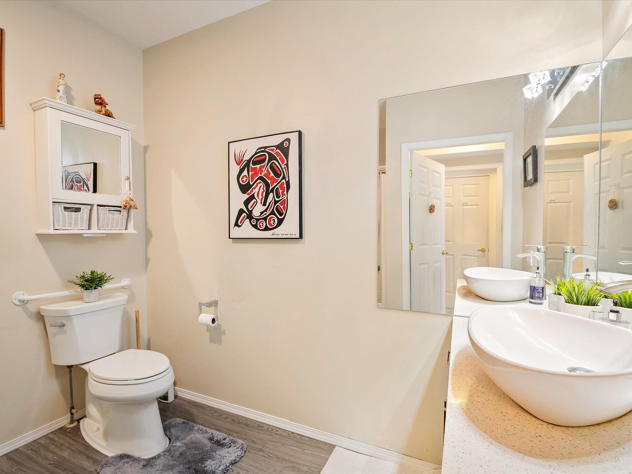 203-1203 Pemberton Ave