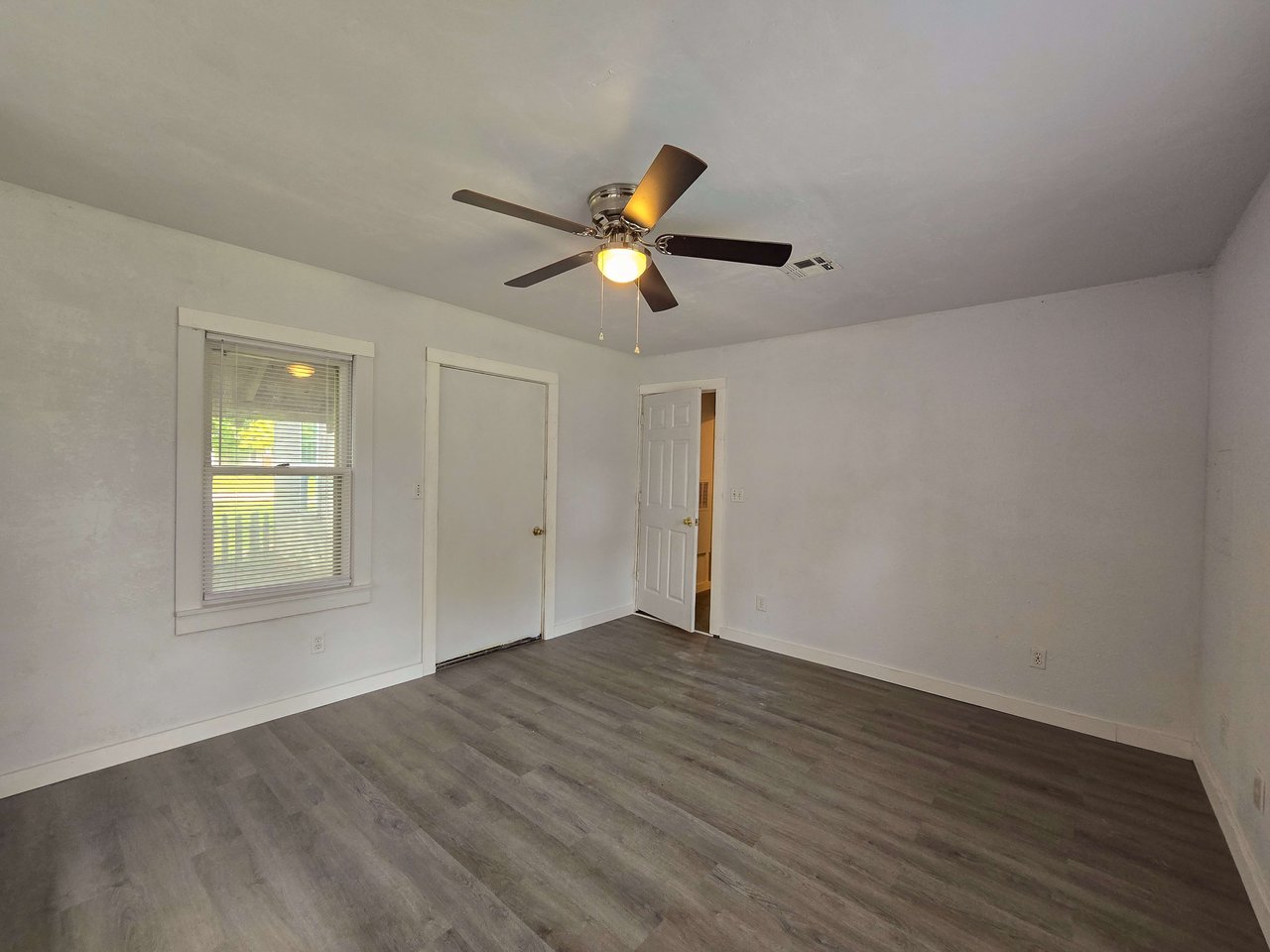 209 E Main St