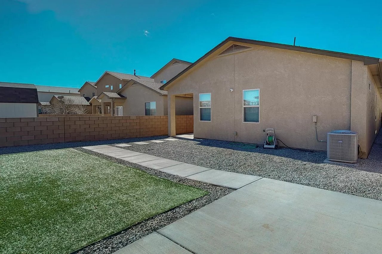 9312 Silver Mesa St NW