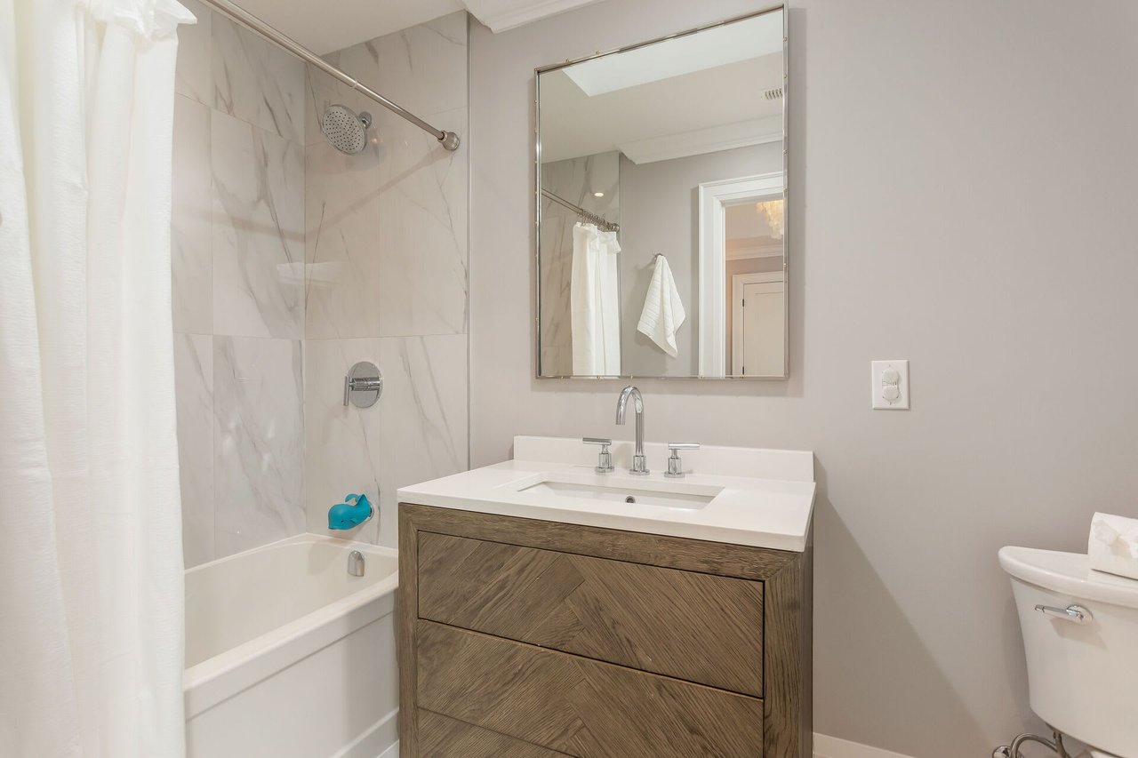 Lawrence Avenue & Blackcreek - Detached