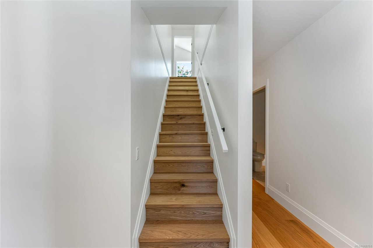 736 Falkland Rd, Oak Bay