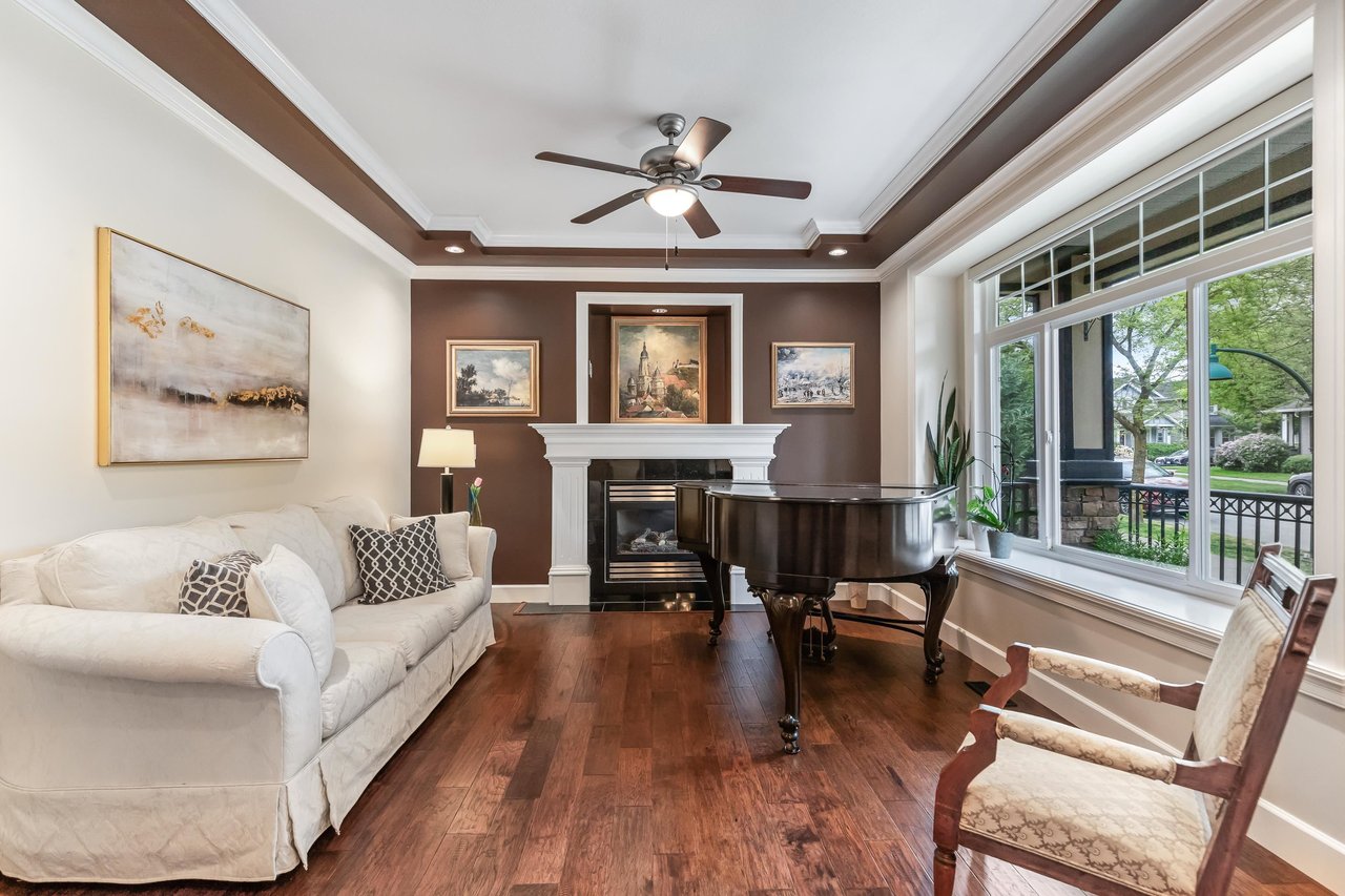 18979 70 Ave