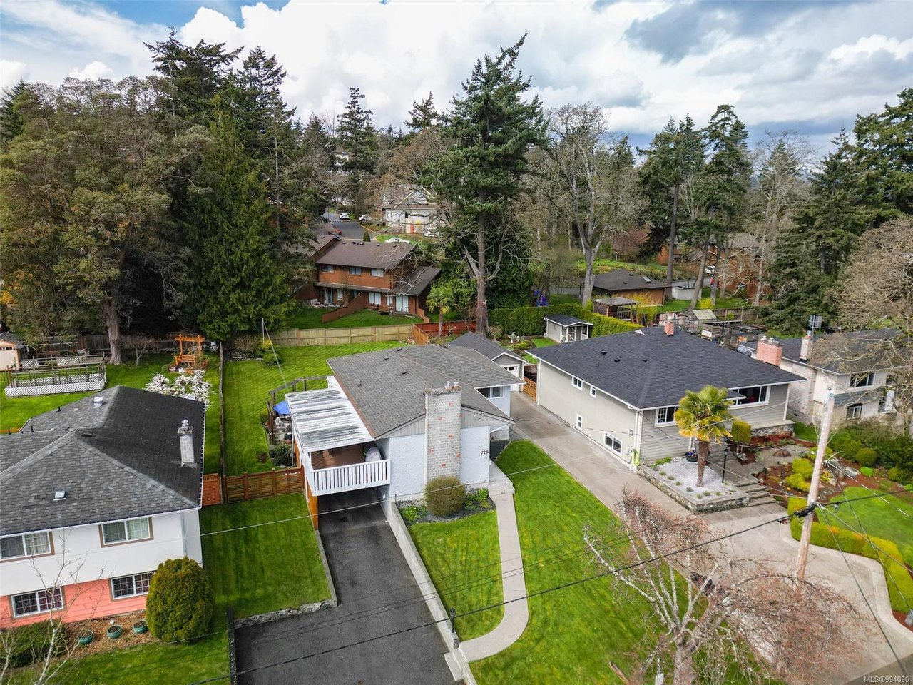 728 Porter Rd, Esquimalt