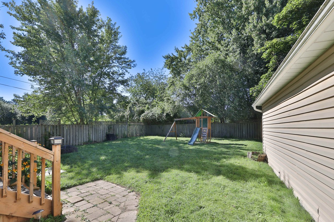 240 Tweedsdale Crescent Oakville