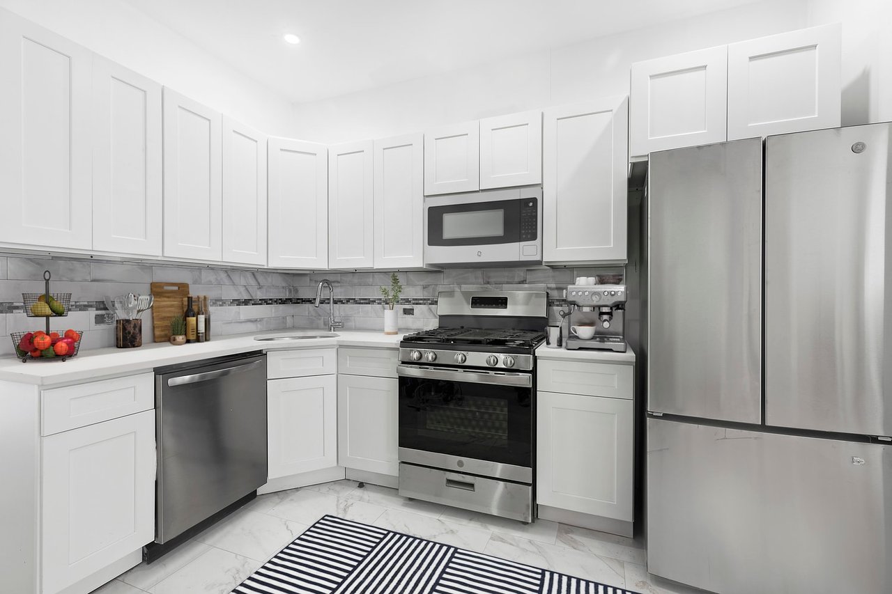 73 Crystal St