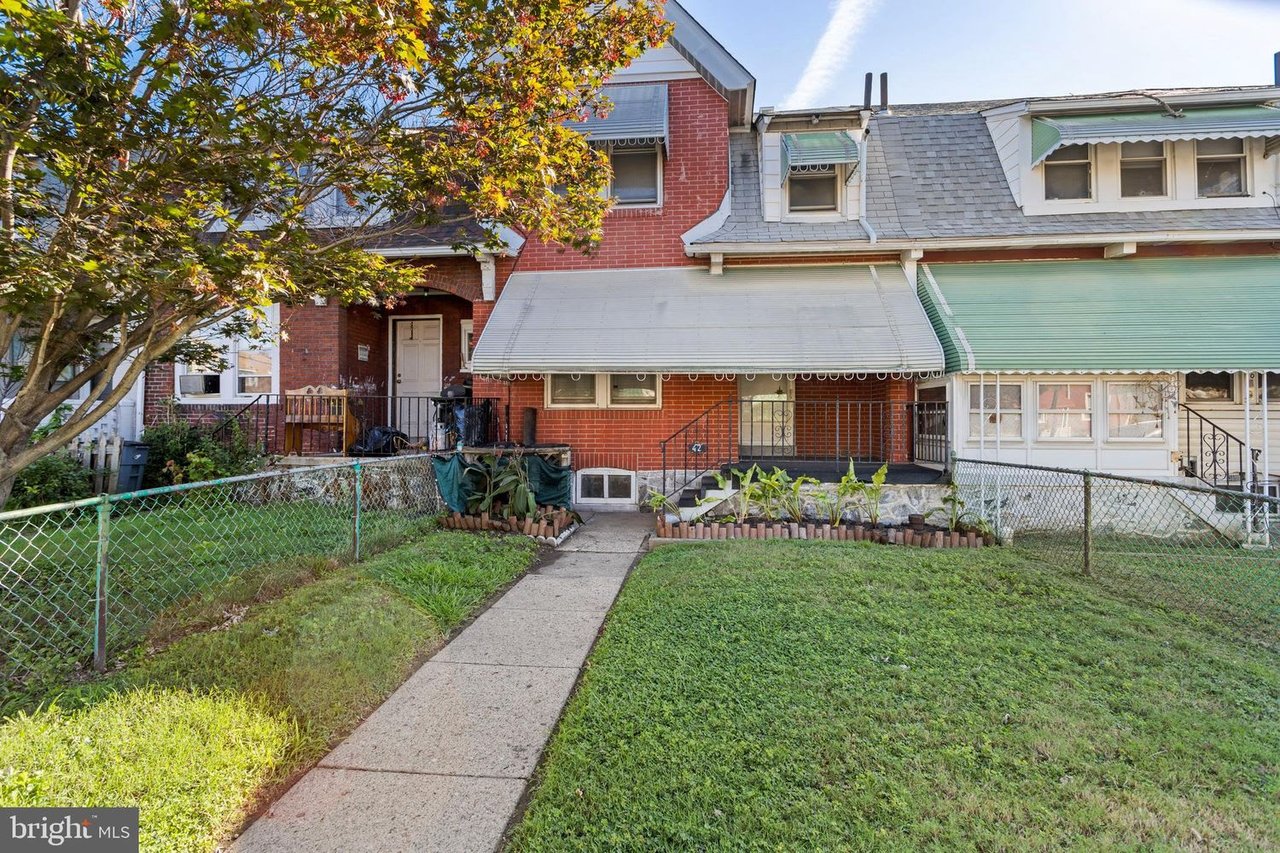 42 Maple St, Marcus Hook, PA