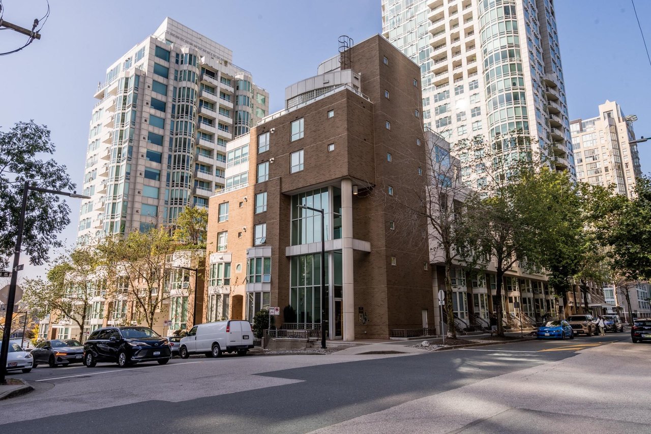 515-888 Beach Ave