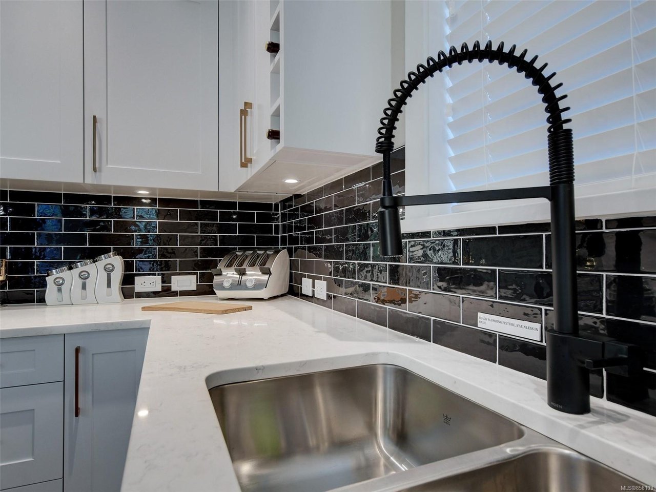 307 Seafield Rd