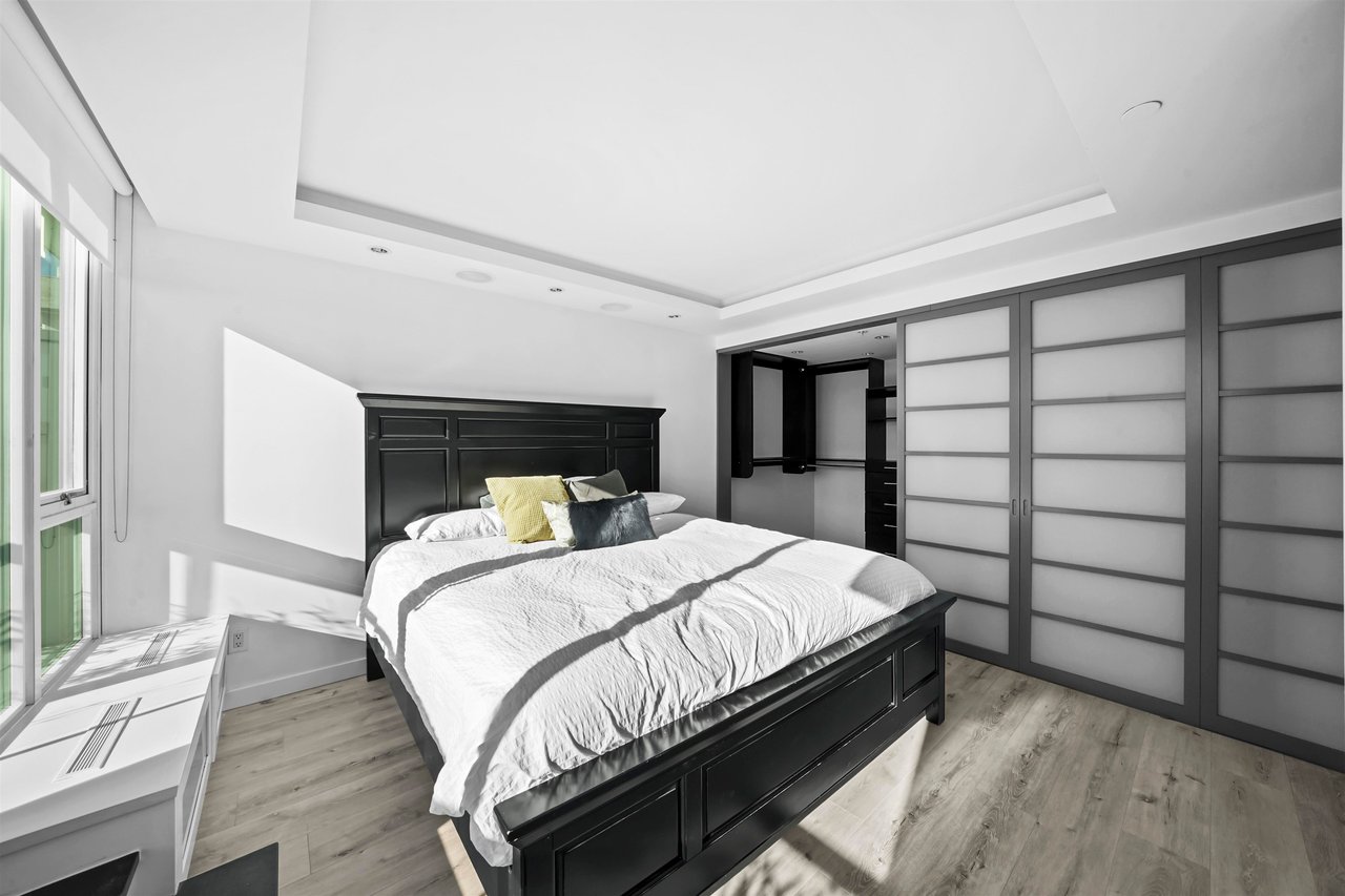 3905-188 Keefer Pl
