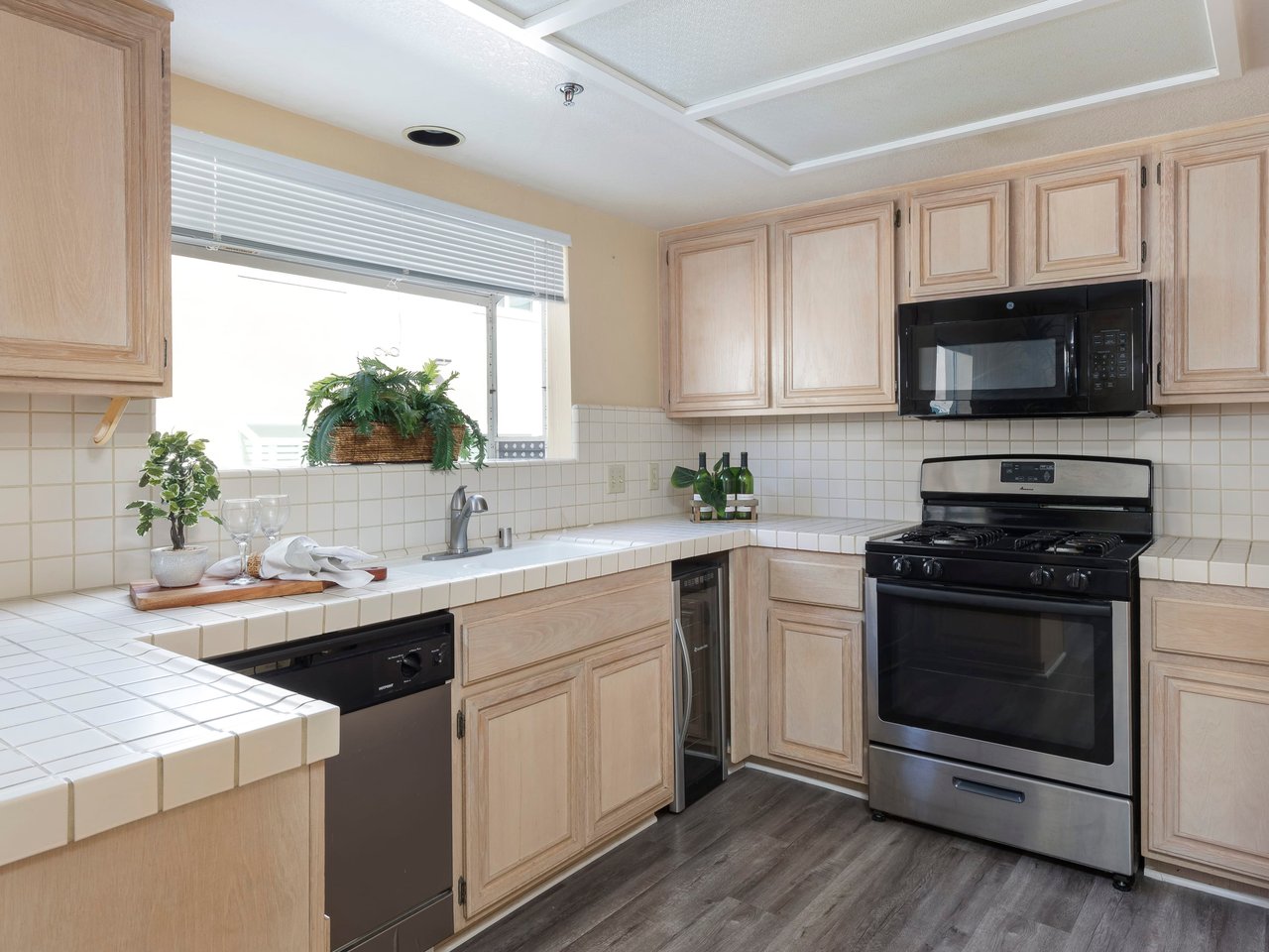 1345 E Grand Avenue Unit: D