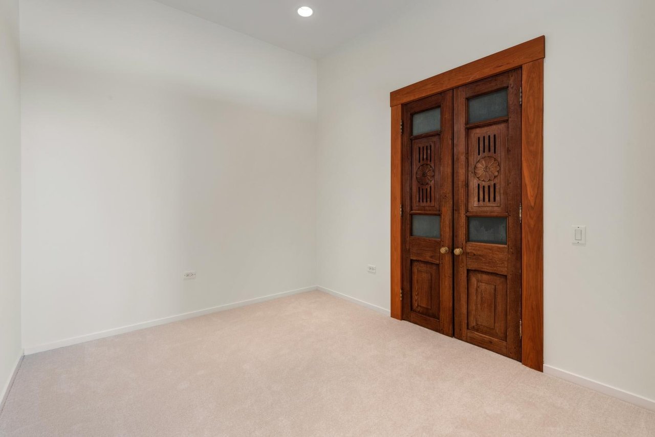 500 W SUPERIOR  Street, Unit 1801