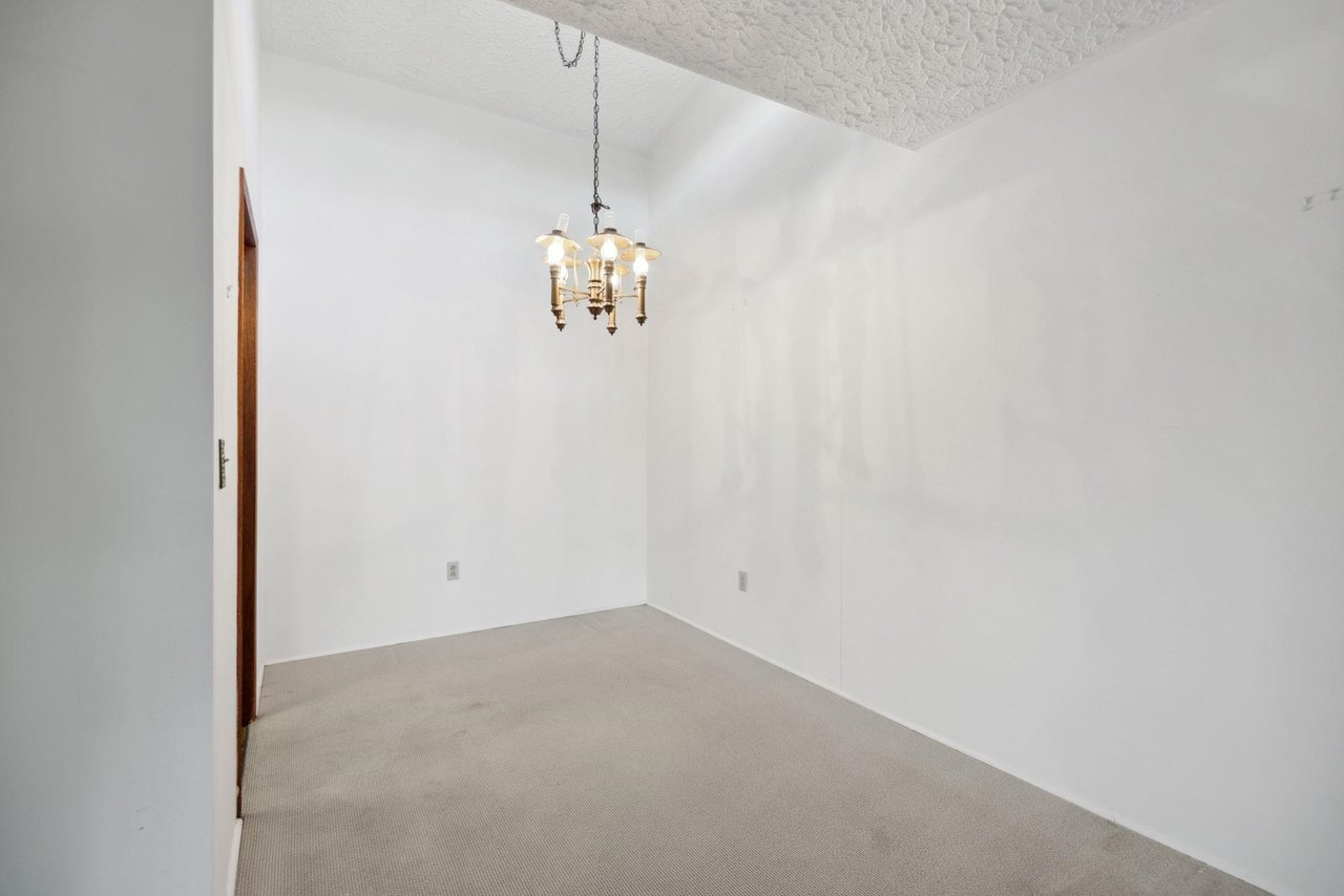 303-1266 W 13th Ave
