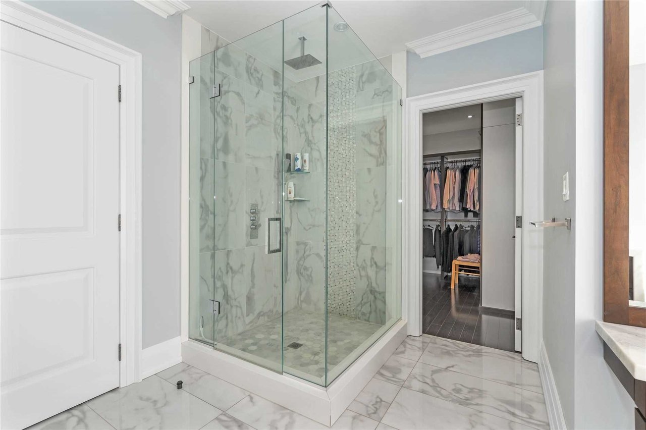 363 NIAR AVE IN MINEOLA EAST