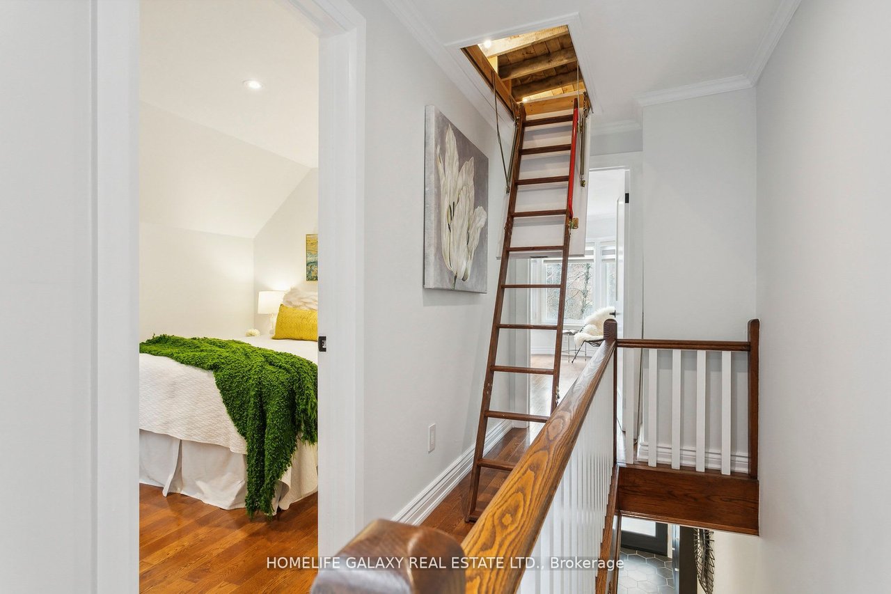 16 Jerome St