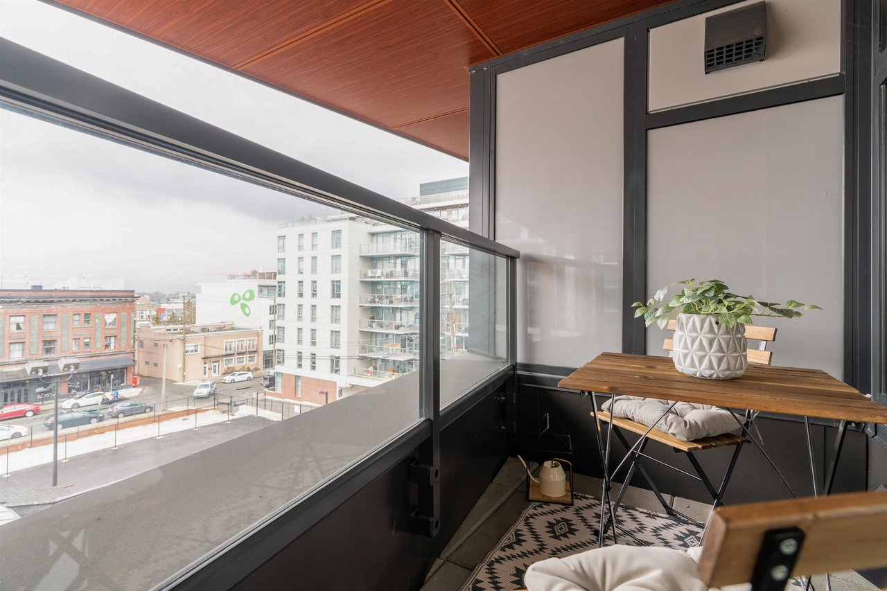 403-209 E 7th Ave