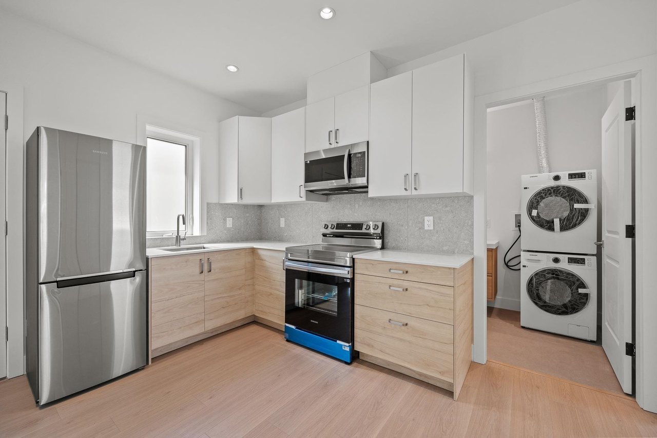 3227 W 35th Ave