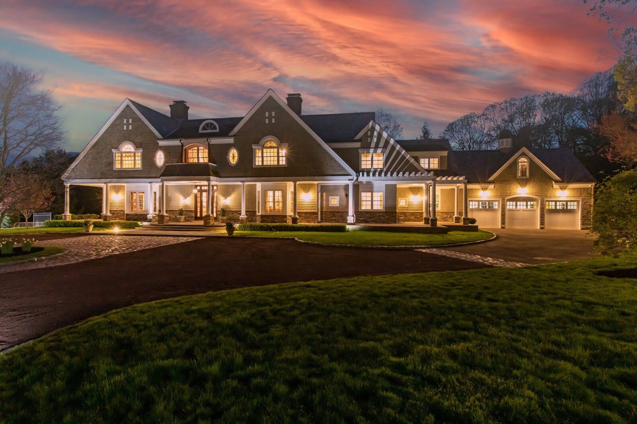 Resort-Like Long Island Estate Comes to Market in Old Westbury, NY