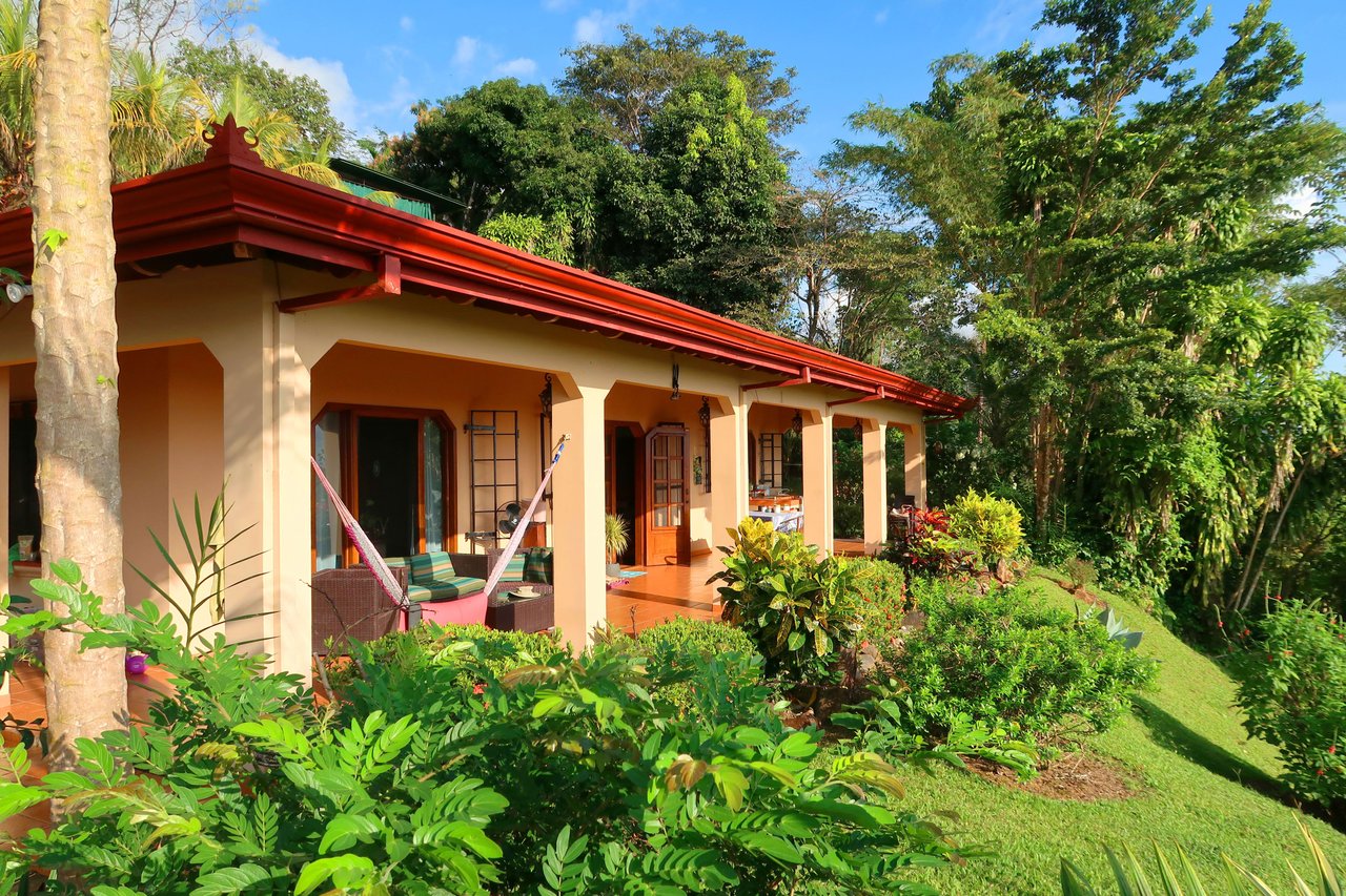 Casa Puesta Del Sol, Front Ridge Ocean View Home in Ojochal
