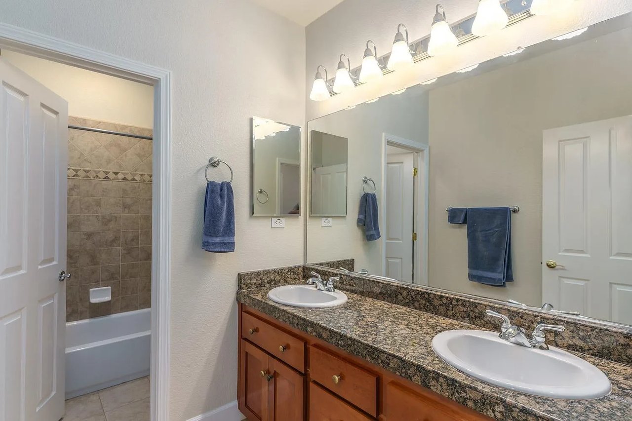 2652 Aberdeen Lane