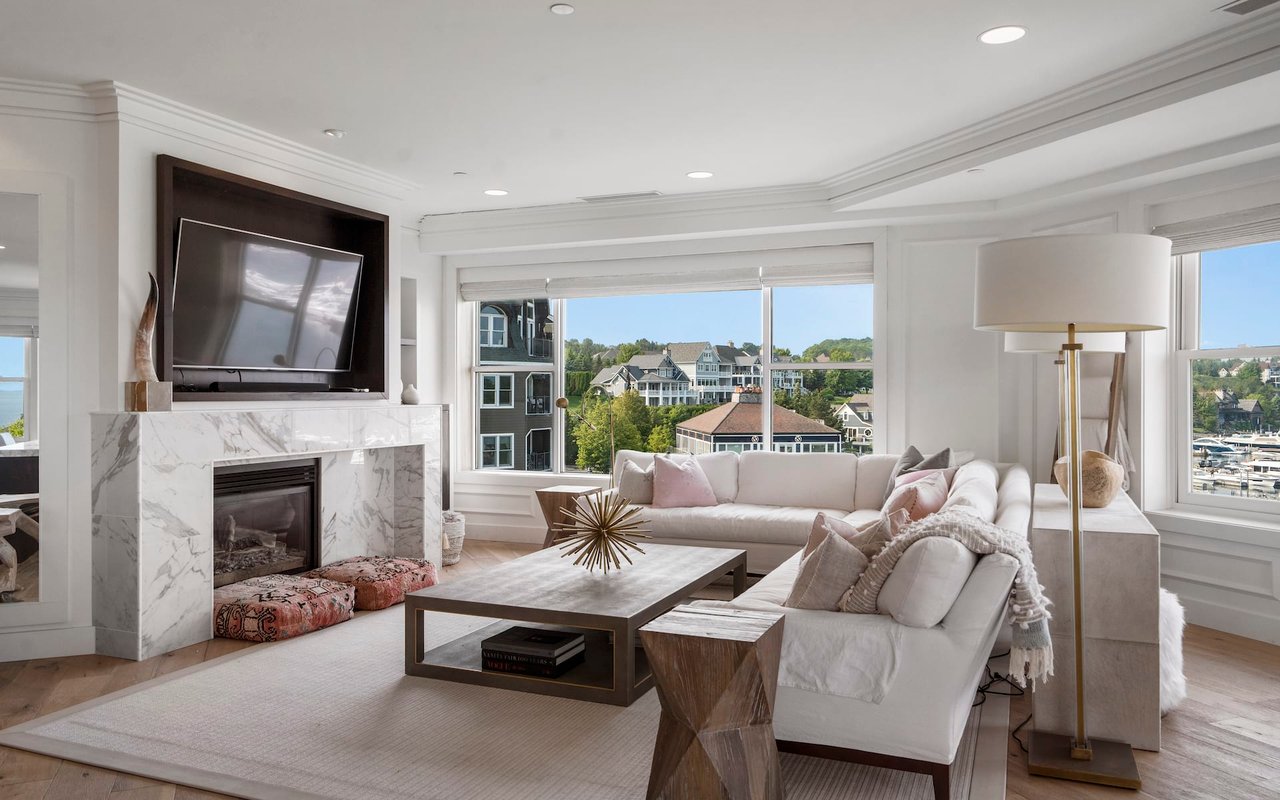 4200 Main Street 25