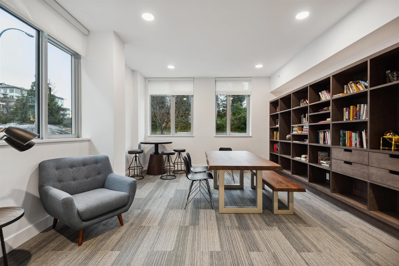 110-523 W King Edward Ave