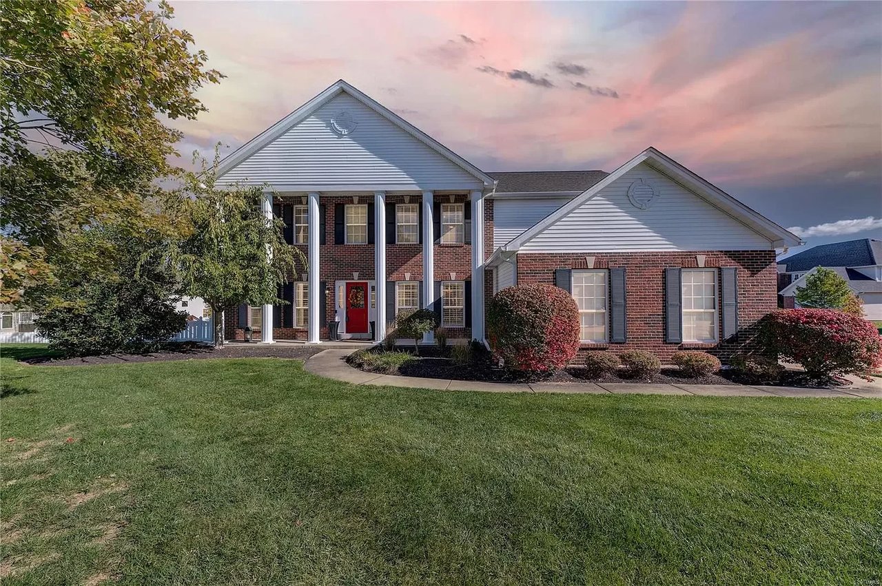 217 Strathmoor Way