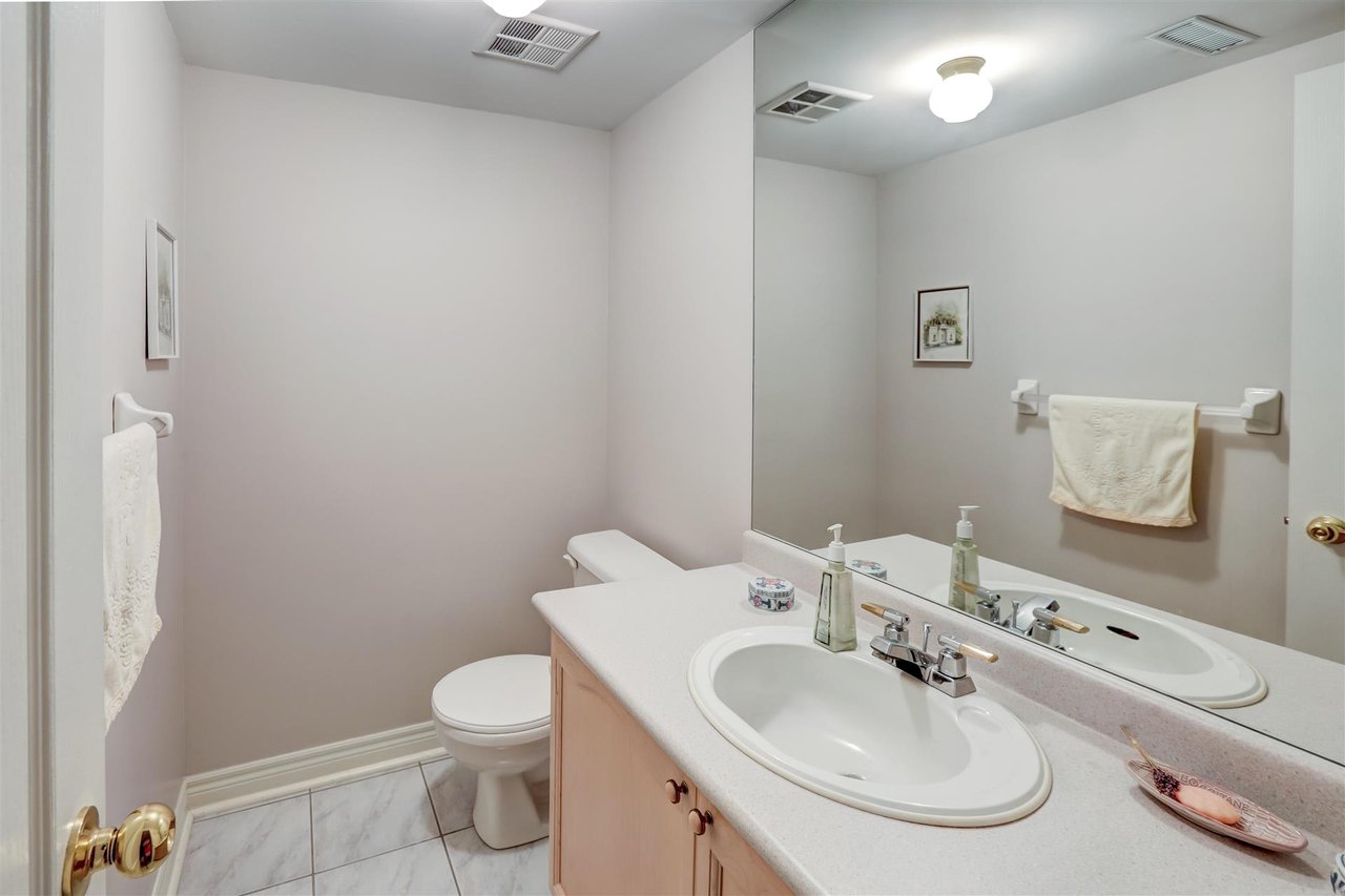 #109 - 190 Harding Blvd W