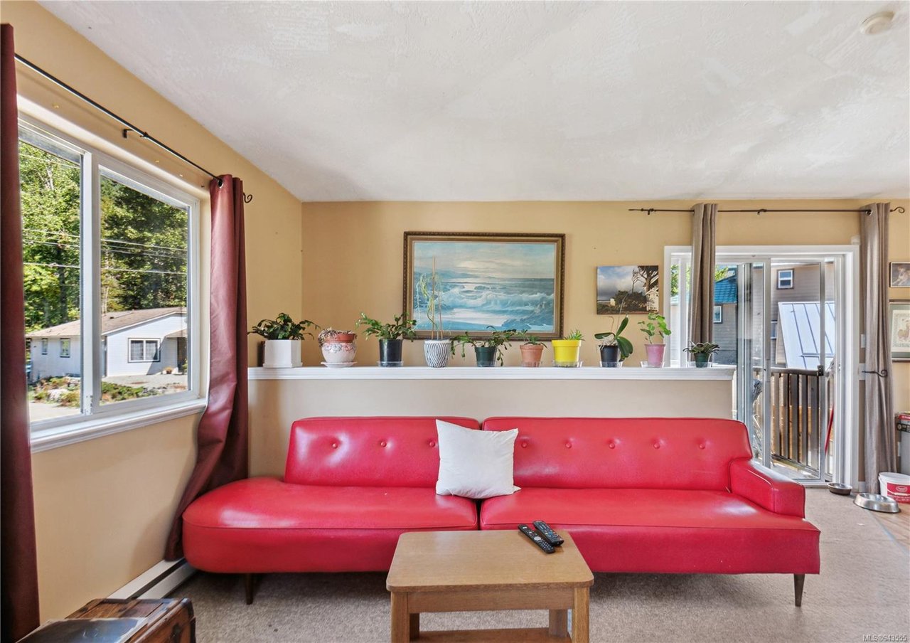 305 Lake Park Rd, Lake Cowichan