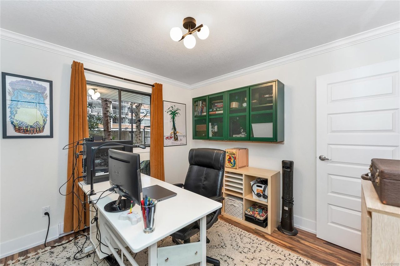 204-406 Simcoe St