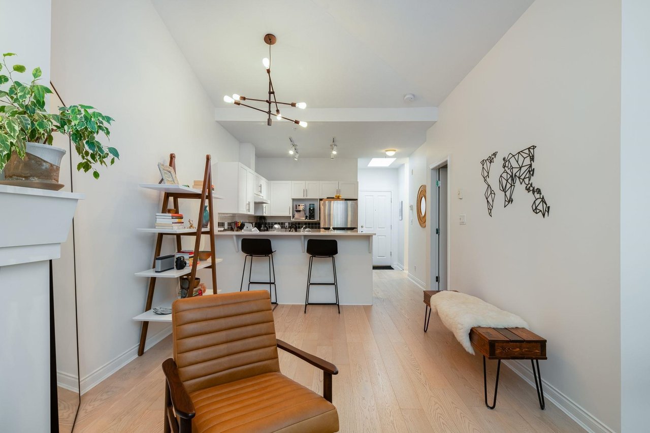 301-1675 W 10th Ave