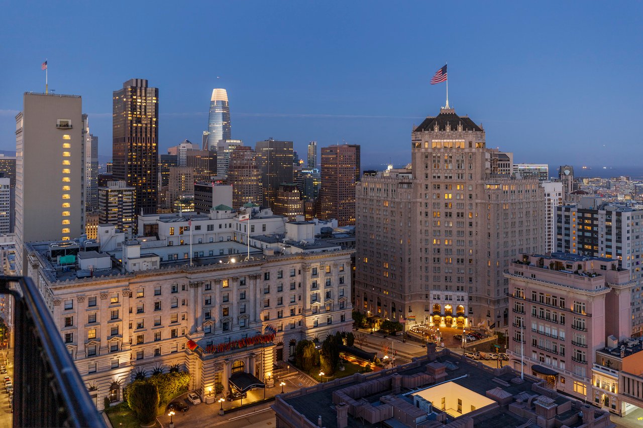 2,027 SqFt Corner View Condo On Nob Hill