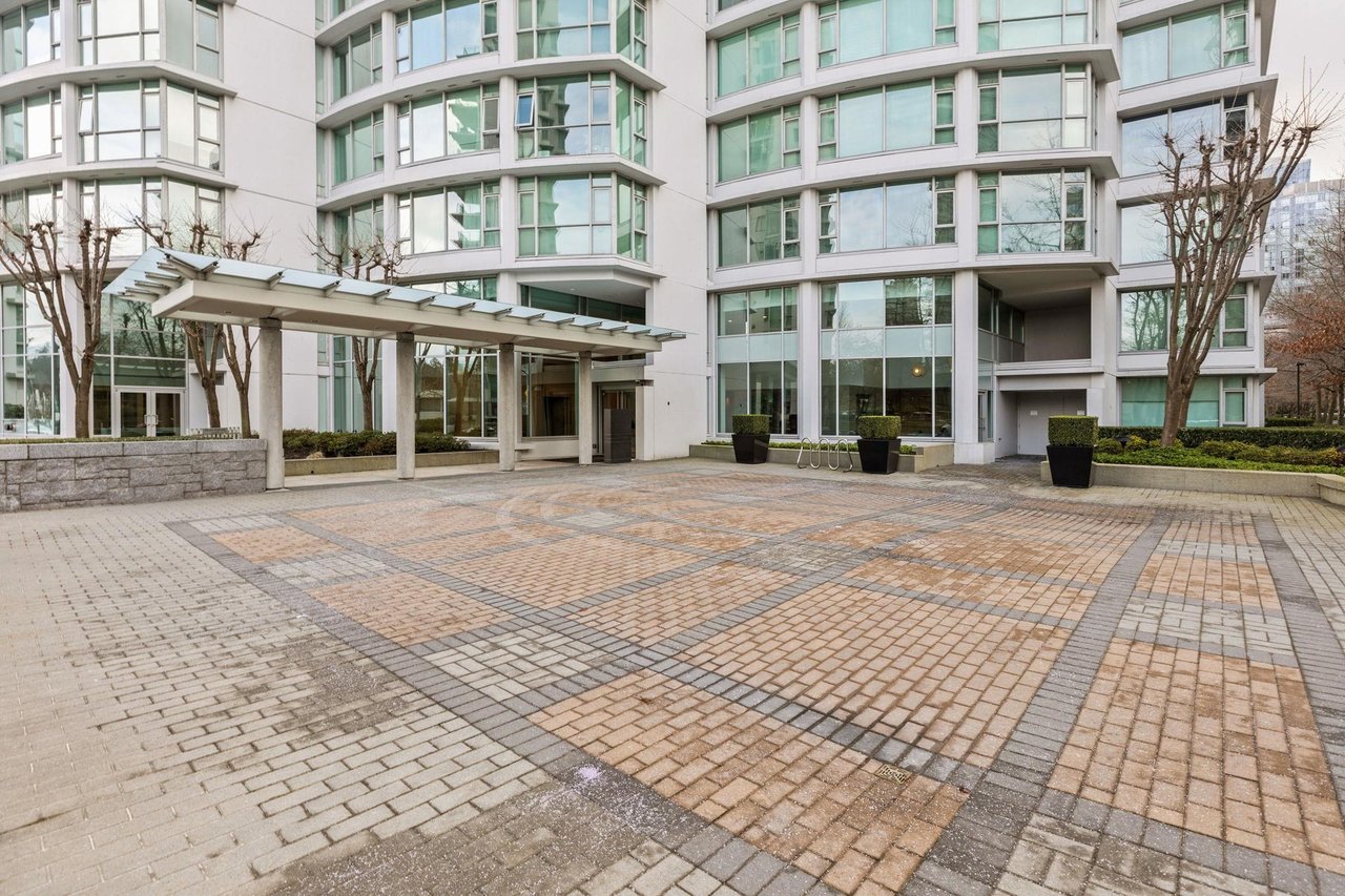 1001-1717 Bayshore Dr
