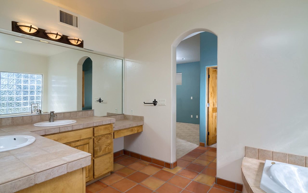 Perfect Desert Oasis, Santa Fe Estate
