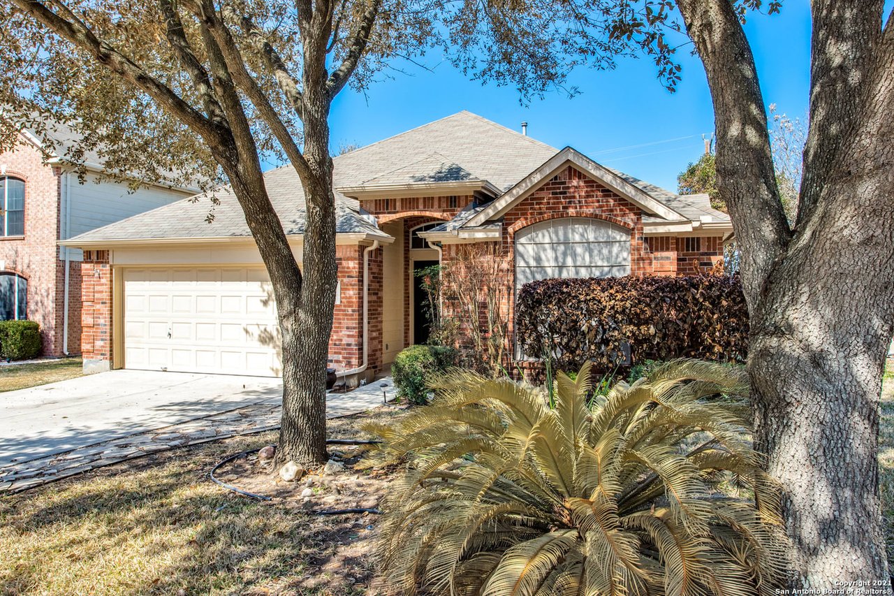 933 Forest Ridge Pkwy