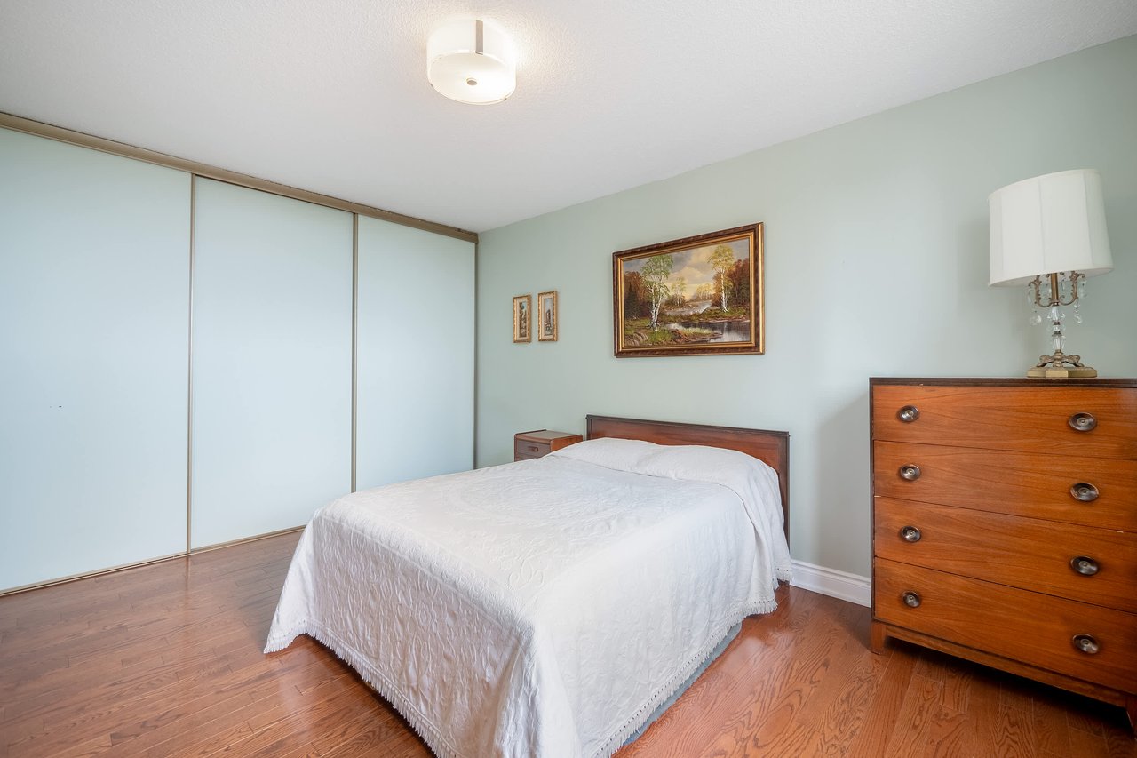 820 Burnhamthorpe Road #702